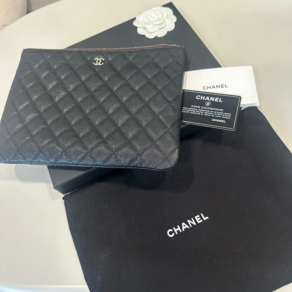 Chanel classic clutch for sale! - Picture 4 of 6
